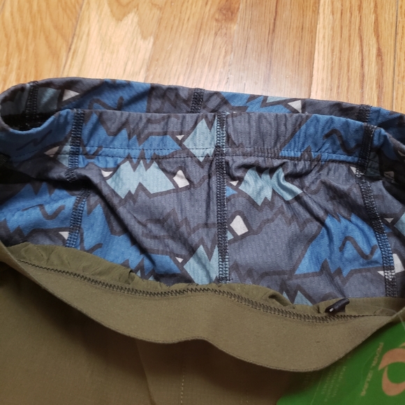 Pearl Izumi shorts with liner - Picture 3 of 4